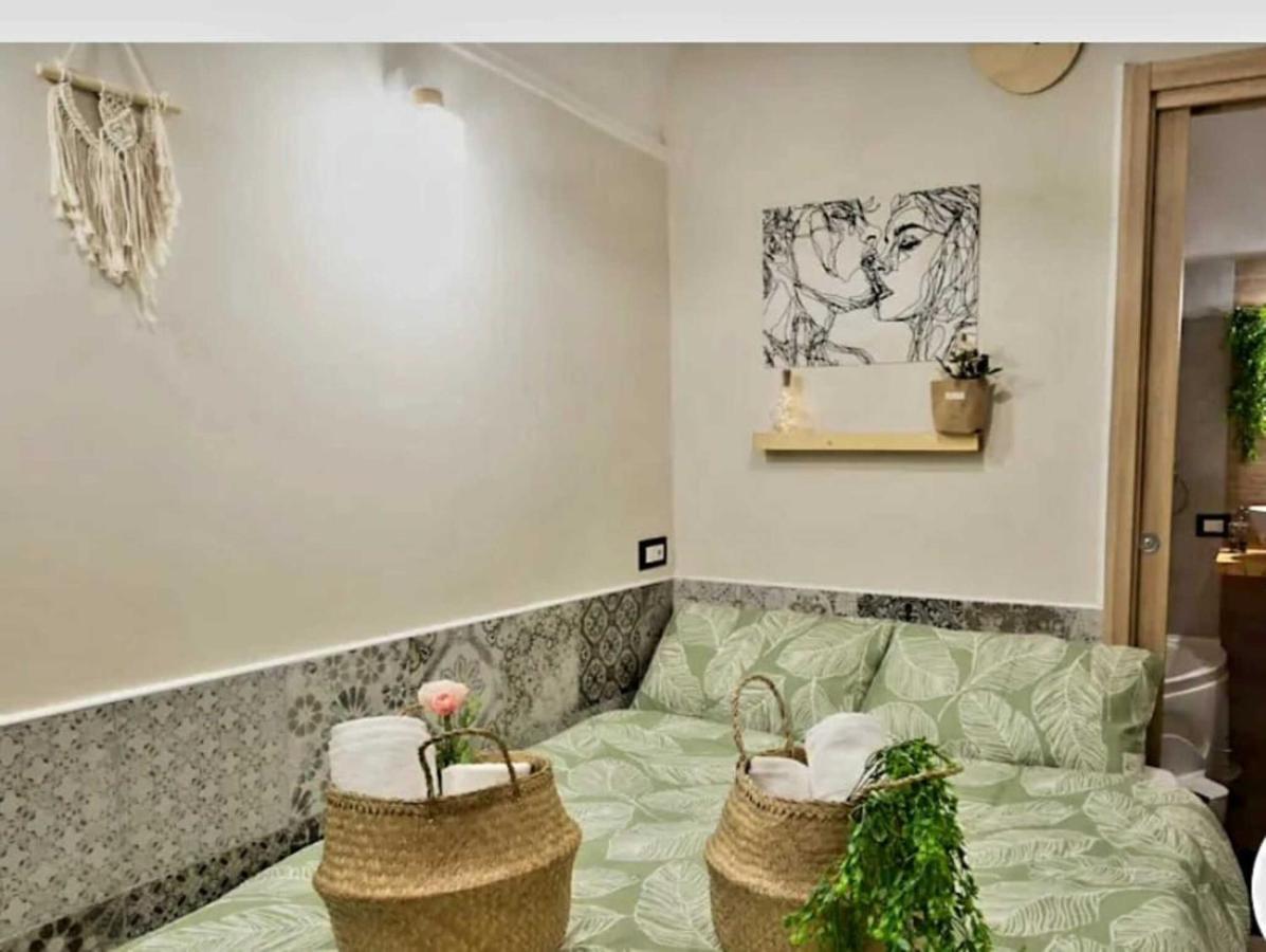 Casina Via Foria Bed & Breakfast Наполи Екстериор снимка