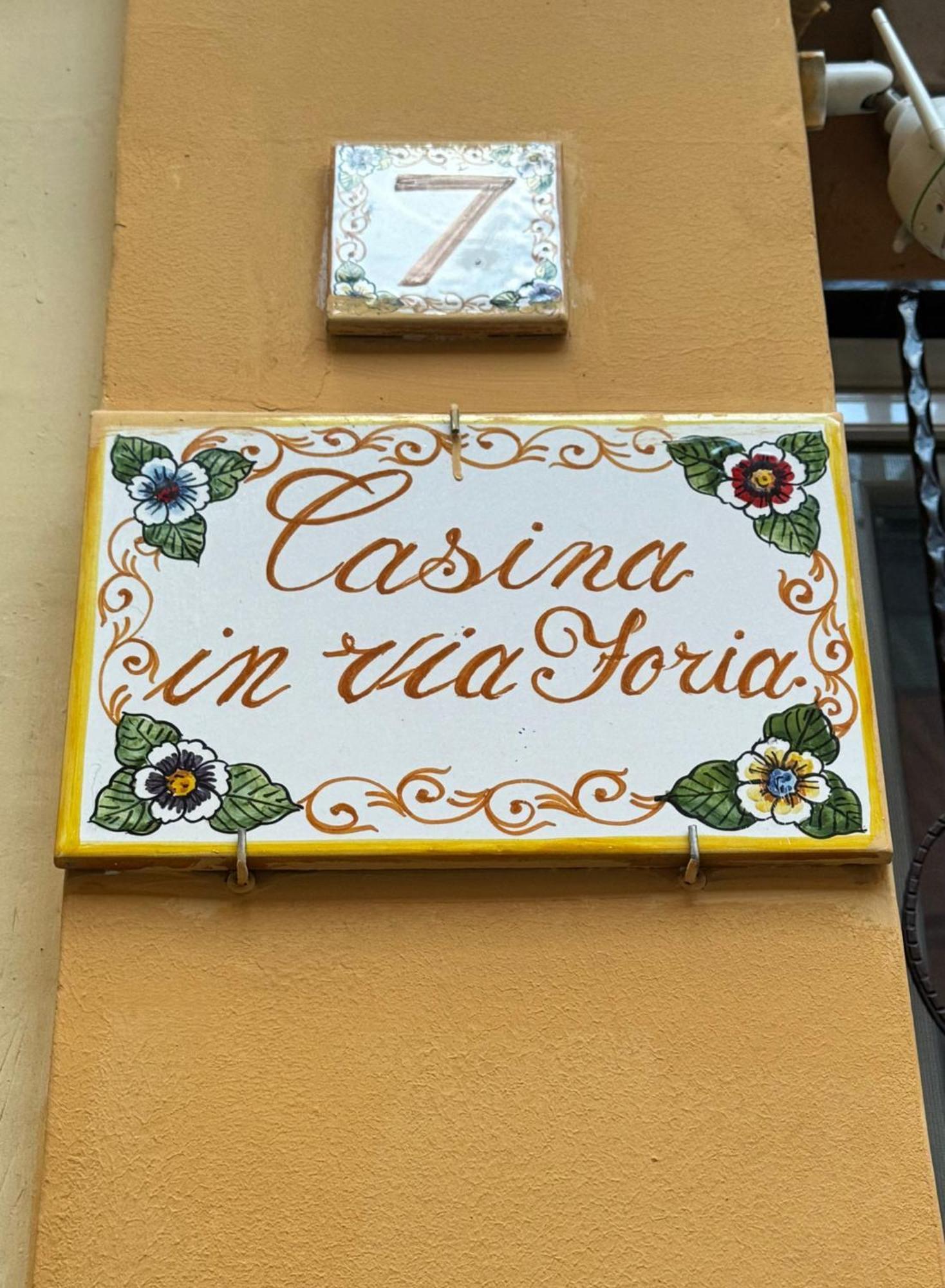 Casina Via Foria Bed & Breakfast Наполи Екстериор снимка
