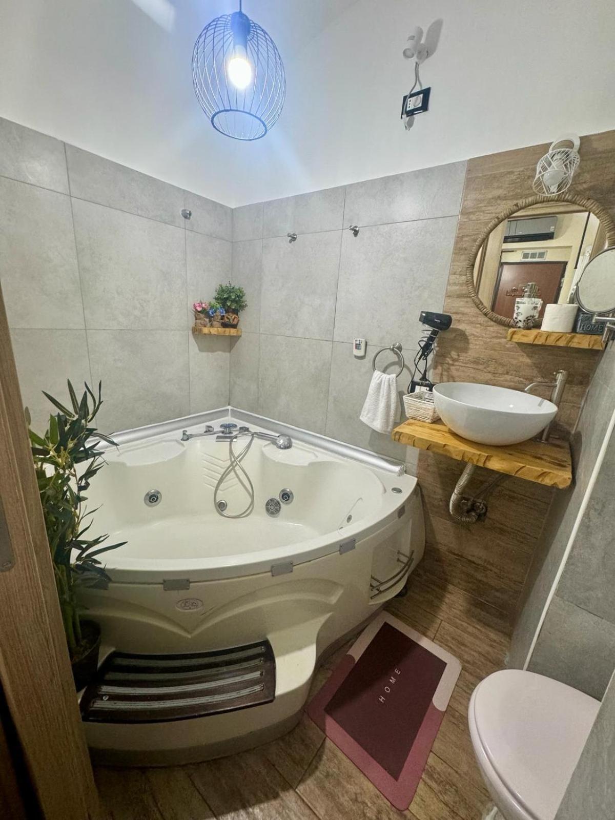 Casina Via Foria Bed & Breakfast Наполи Екстериор снимка